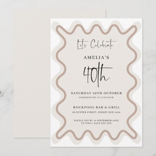 Beige witte golvende rand 40e verjaardag uitnodigi kaart (Voorkant / Achterkant)