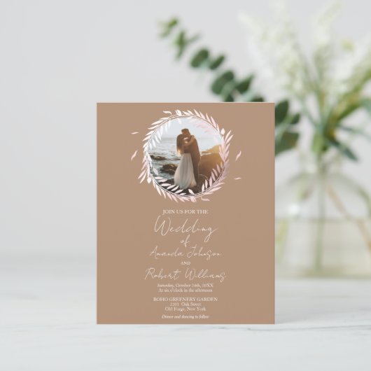 Beige Wreath Budget Foto Wedding Invitation (Staand voorkant)