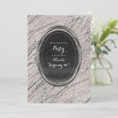 Beige & Zilver Glam Marmer Streep Chic Uitnodiging (Staand voorkant)