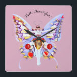 Bejewelde Lady Butterfly Art Deco Afbeelding Vierkante Klok<br><div class="desc">Een mooi afbeelding van een vlinder in al haar bejuwelde schoonheid is het thema van dit collectie van het toiletdecor. Dit prachtige Kunst Deco geïnspireerde ontwerp wordt gedaan in pastelkleuren met tinten van rood en goud. Pas het aan met een naam of een zin die past bij uw fantasie en...</div>