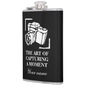 Bekende fotografie citeert zwarte en witte drink heupfles (Links)