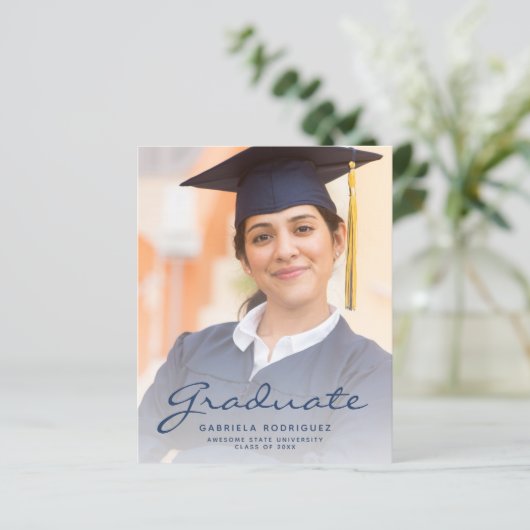 Bekendmaking budget Afstuderen foto blauw script (Staand voorkant)