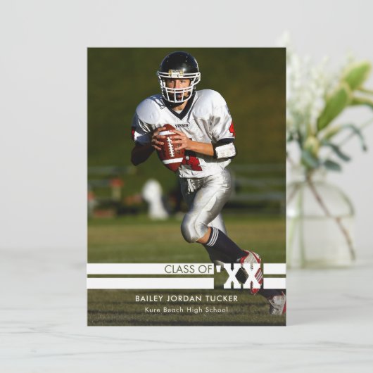 Bekendmaking Red Sporty Photo Afstuderen Aankondiging (Staand voorkant)