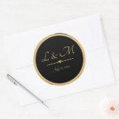 Bekendmaking van Classy Black en Gold Verloving Ronde Sticker (Envelop)