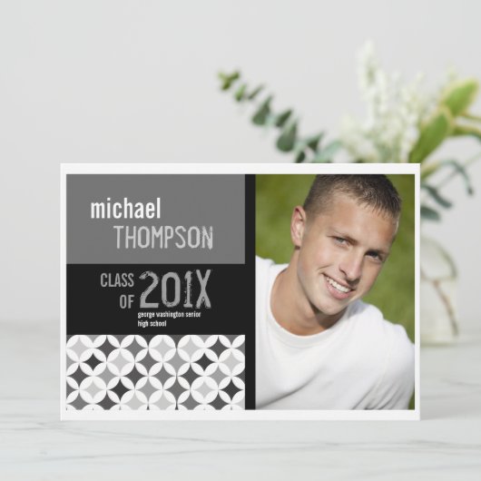 Bekendmaking van de Guy Graduation Party van het R Kaart (Staand voorkant)