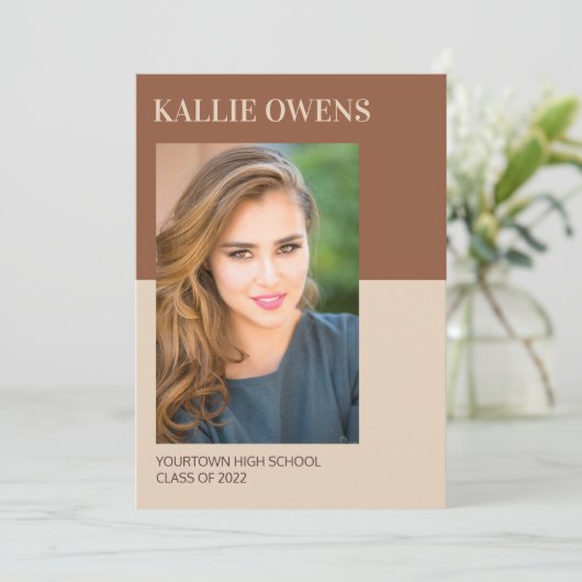 Bekendmaking van het Afstuderen van Brown Tan 2 (Staand voorkant)