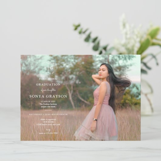 Bekendmaking van het Afstuderen van mishandelde In Aankondiging (Staand voorkant)