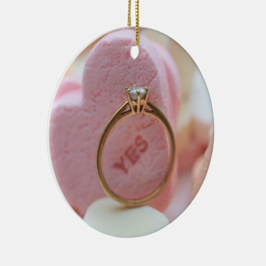 Bekendmaking van het Verloving Diamond Ring Keramisch Ornament (Rechts)