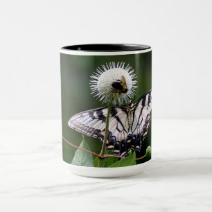 Beker met vlinder & vlieg op wilde bloem mok