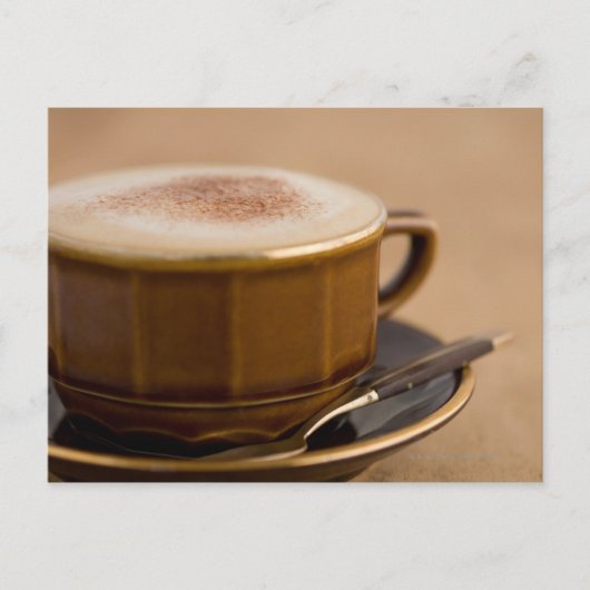 Beker van cappuccino met cacaopoeder briefkaart (Voorkant)