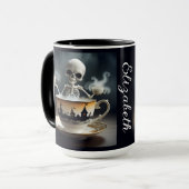 Beker van Skeleton met de naam Halloween Mok (Voorkant links)