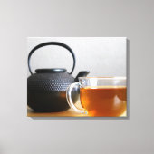 Beker van Tea met Black Metal Tea Kettle 16x20 Canvas Afdruk (Voorkant)