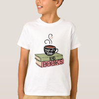 Beker van thee en boeken