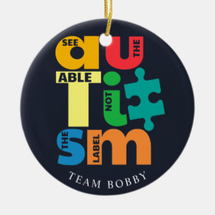 Bekijk de kerstdagen van de campagne 'Able Autism Keramisch Ornament