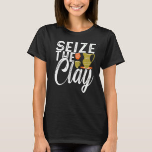 Bekijk de speelruimte voor aardewerk met de clay-k t-shirt