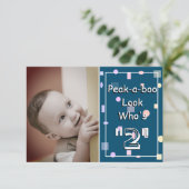 Bekijk een boe die 2 Baby verjaardag is | Bedankkaart (Staand voorkant)