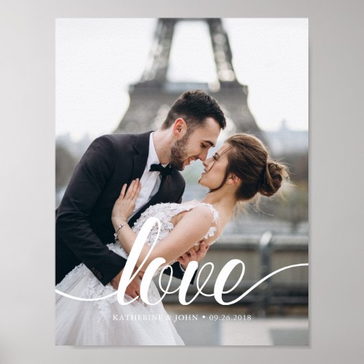 Bekledingsfoto voor Elegant Script "Love" Poster (Voorkant)