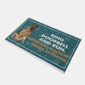 Bel de deurbel en ren de Belgische Malinois heeft Deurmat (Schuin)