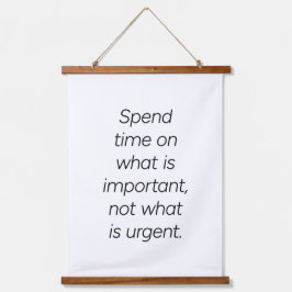 Belangrijke wandtapijten met houten onderkant hangend wandkleed