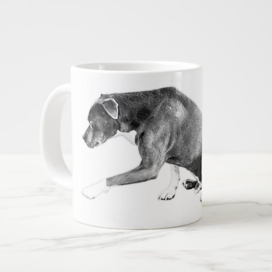 Beleefde poot - Pitbull Mix Monochrome Grote Koffiekop (Links)