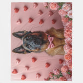 Belgian Malinois met Rozen - Valentijnsdag Fleece Deken (Voorkant)