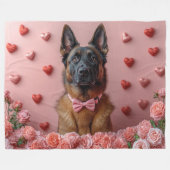 Belgian Malinois met Rozen - Valentijnsdag Fleece Deken (Voorkant (Horizontaal))