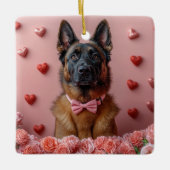 Belgian Malinois met Rozen - Valentijnsdag Keramisch Ornament (Voorkant)