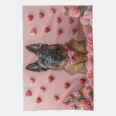 Belgian Malinois met Rozen - Valentijnsdag Theedoek (Verticaal)