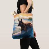 Belgisch Herder Strand Surfen Schilderij Tote Bag (Dichtbij)