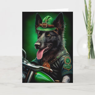 Belgische herder fietst op St. Patrick's Day Kaart