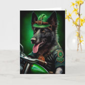 Belgische herder rijdt fiets St. Patrick's Day Kaart (Gele Bloem)