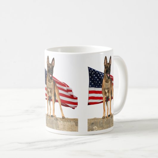 Belgische Malinois en vlaggenMok Koffiemok (Voorkant rechts)