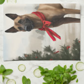 Belgische Malinois Hond in Sneeuw Kerstmis Theedoek (Gevouwen)