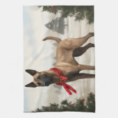 Belgische Malinois Hond in Sneeuw Kerstmis Theedoek (Verticaal)