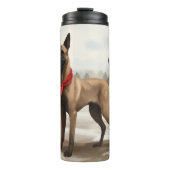 Belgische Malinois Hond in Sneeuw Kerstmis Thermosbeker (Voorkant)