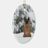 Belgische Malinois in sneeuwsieraad 2 Keramisch Ornament (Rechts)