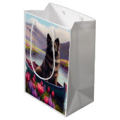 Belgische Shepherd op een peddel: Een Schilderacht Medium Cadeauzakje (Achterkant Gekanteld)