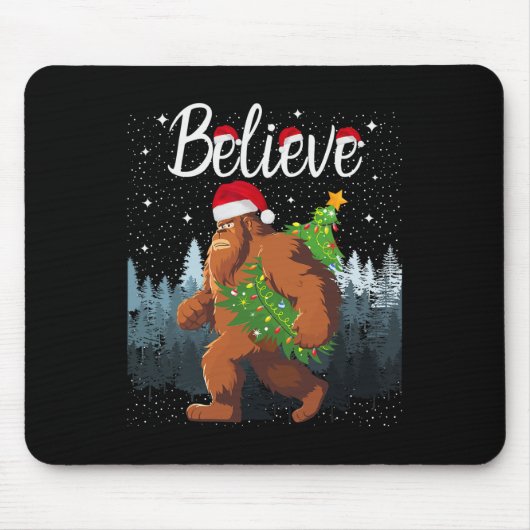 Believe Bigfoot Carrying Christmas Tree Wearing A Muismat (Voorkant)