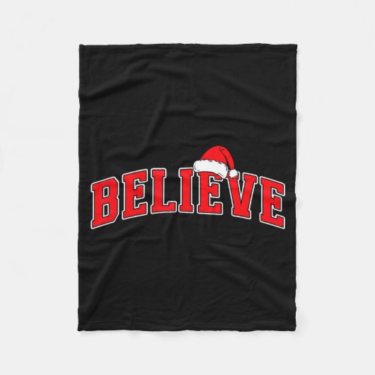 Believe Christmas Varsity Text With Santa Hat Fami Fleece Deken (Voorkant)