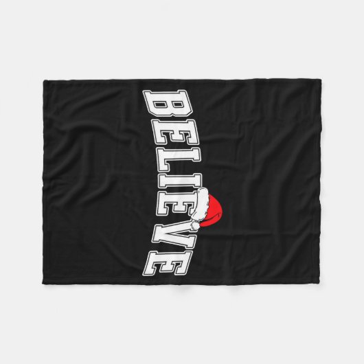 Believe Christmas Varsity Text With Santa Hat Fami Fleece Deken (Voorkant (Horizontaal))