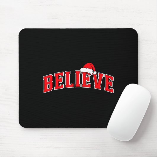 Believe Christmas Varsity Text With Santa Hat Fami Muismat (Met muis)