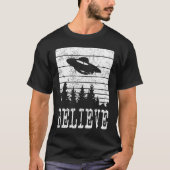 Believe Distressed Style Extraterrestrial UFO T-shirt (Voorkant)