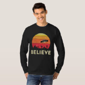 Believe In UFOs UFO Believer Alien Ufology Flying  T-shirt (Voorkant volledig)