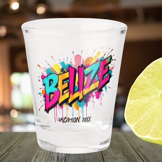 Belize graffiti stijl reisvakantie shot glas