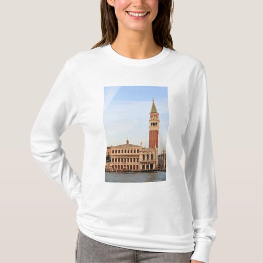 Bell Tower, Piazza San Marco, Venetië T-shirt (Voorkant)