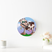 Bella The Cow Eating Hay op een heuveltop Ronde Klok (Huis)