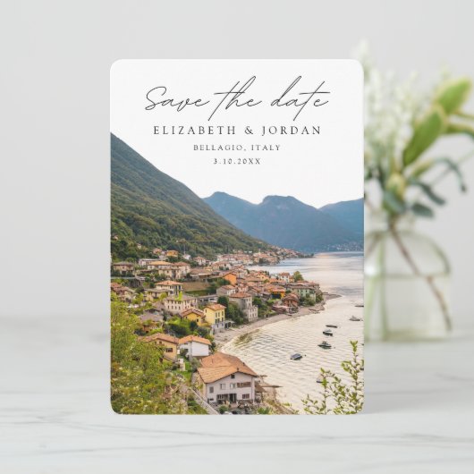Bellagio Italië Bruiloft Save the Date Kaart (Staand voorkant)