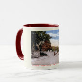 Bellevue Ave., Newport RI  Mok (Voorkant links)