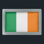 Belt Buckle met vlag Ierland Gesp<br><div class="desc">Verhoog uw stijl met onze exclusieve riemgesp met de vlag van Ierland! Deze gesp is gemaakt met nauwgezette aandacht voor detail en is meer dan alleen een accessoire; het is een viering van het rijke erfgoed en de culturele trots van Ierland. Het levendige ontwerp toont prominent de iconische Ierse vlag,...</div>