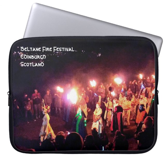 Beltane Fire Festival Processie van de koningin va Laptop Sleeve (Voorkant)
